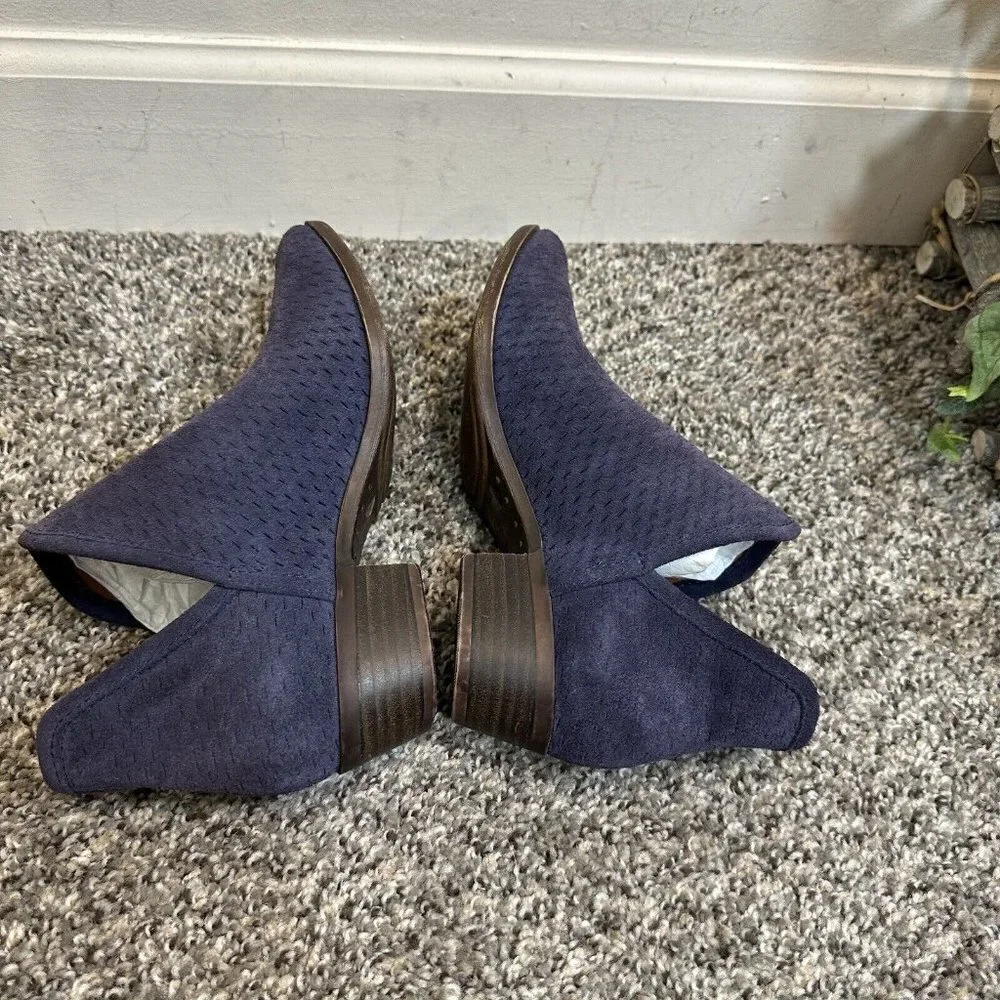 Lucky Brand Baley Purple Perforated Suede Leather Ankle Booties Size 6 M New
